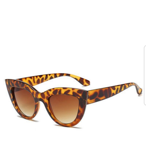 Tortoise Cat Eye Sunglasses NWOT